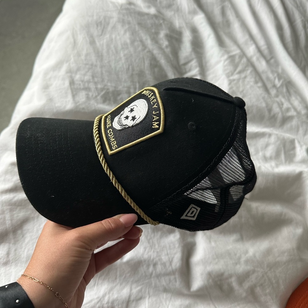 Luke Combs world tour hat